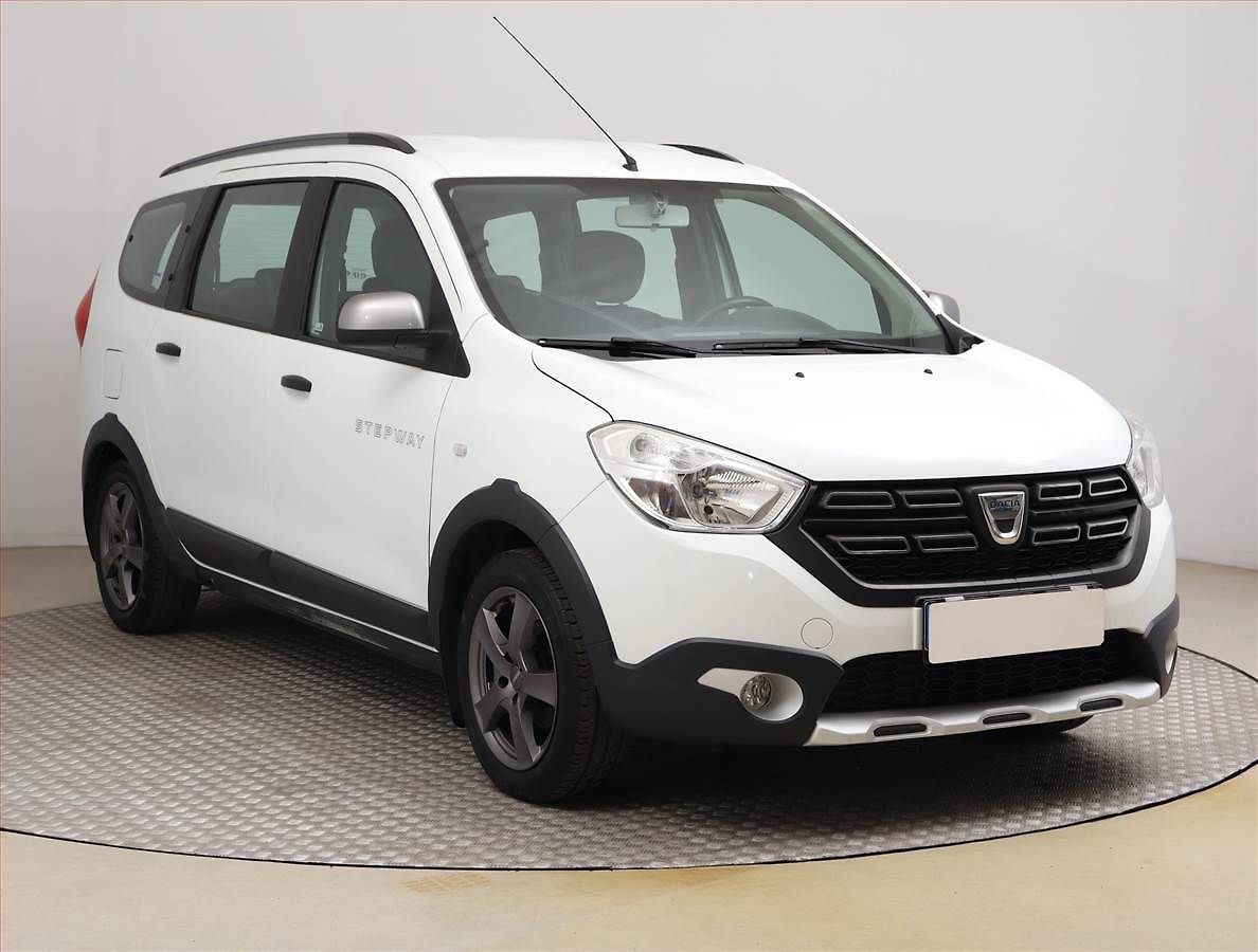 Dacia Lodgy Stepway 1.6 SCe, 7 míst, ČR