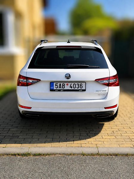 Škoda Superb (2015) - fotka 3 z 11