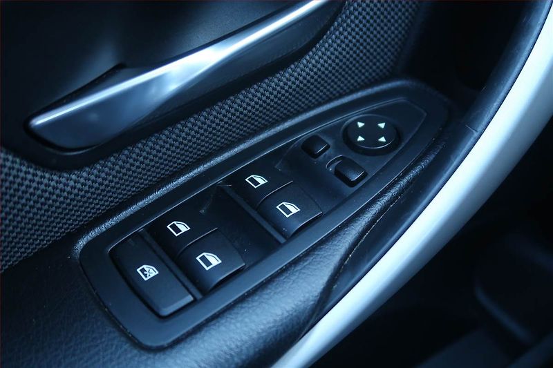 BMW Řada 3 (2015) 320 d xDrive, 4X4, Automat - fotka 23 z 24