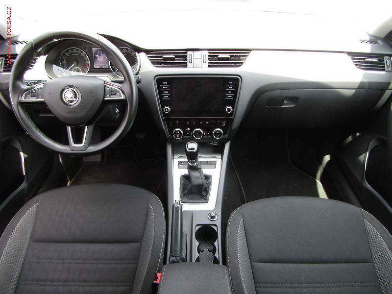 Škoda Octavia (2019) 2.0 TDI, ČR, Style - fotka 8 z 21
