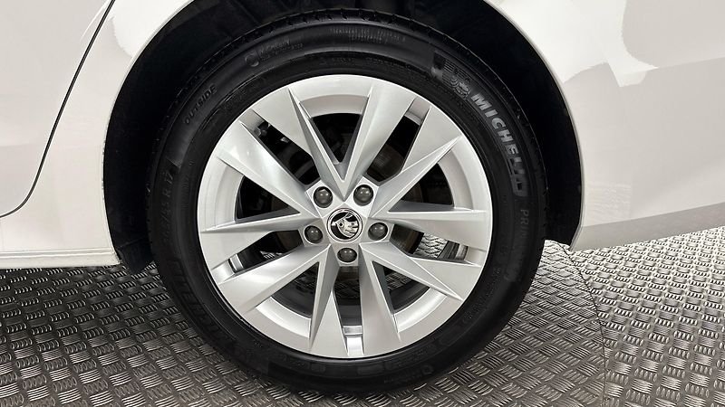 Škoda Octavia 2.0 TDI Style - fotka 19 z 26