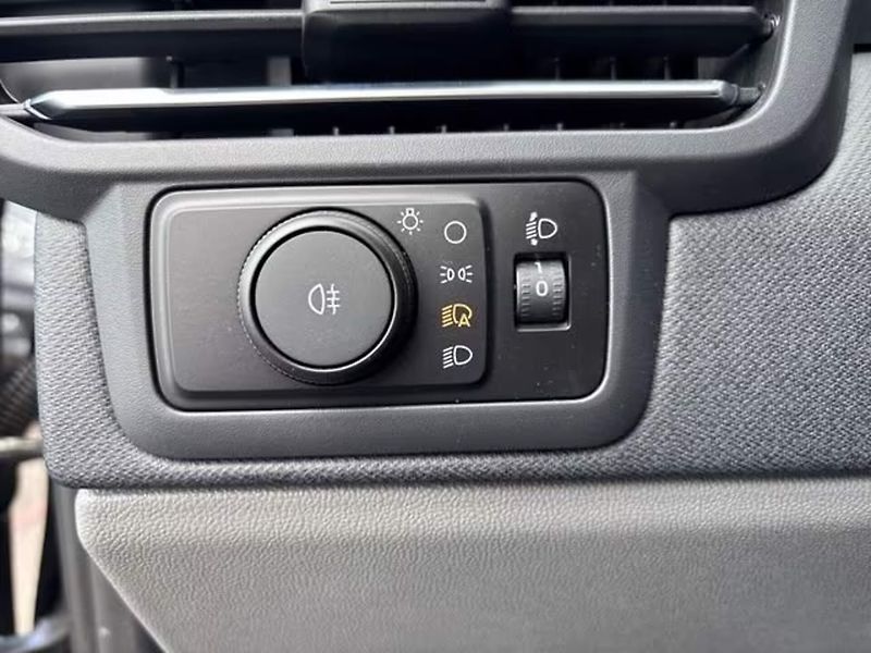 Ford Tourneo Custom (2026) Nugget Titanium 320 L2 - fotka 9 z 16