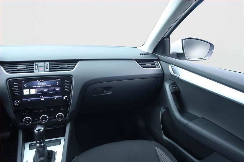 Škoda Octavia (2017) 1.6 TDI, Automat, Navi - fotka 8 z 23