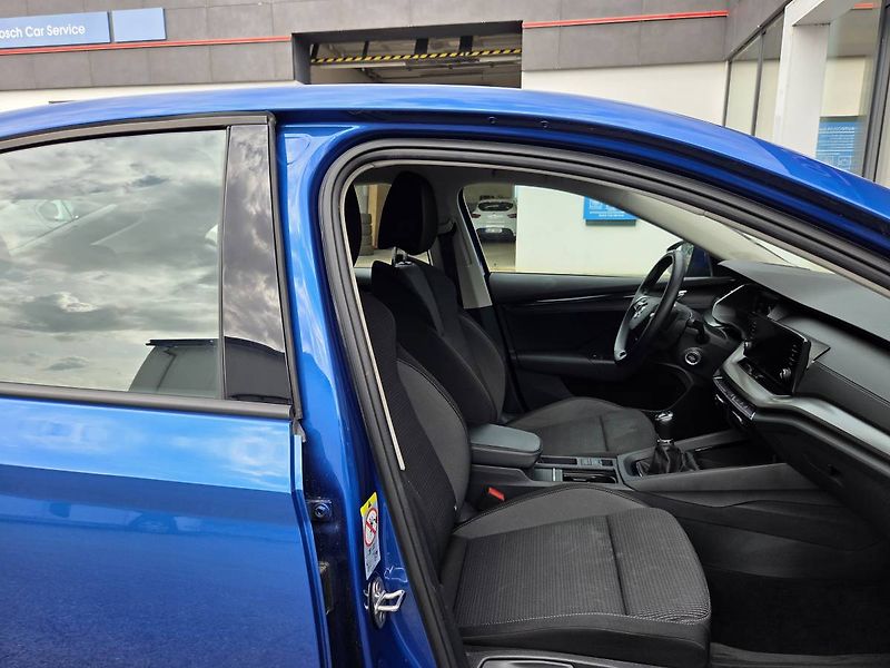 Škoda Octavia 1.5 TSI Ambiente - fotka 28 z 31
