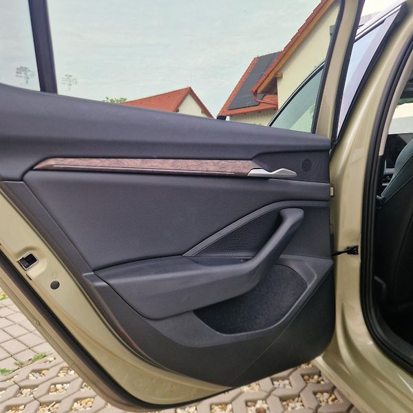 Škoda Superb (2024) L&K, Nez. top. Kanton, 4x4, - fotka 9 z 16