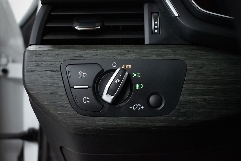 Audi A4 2.0 TDI S-LINE*ACC*TAŽNÉ*DPH* - fotka 17 z 42