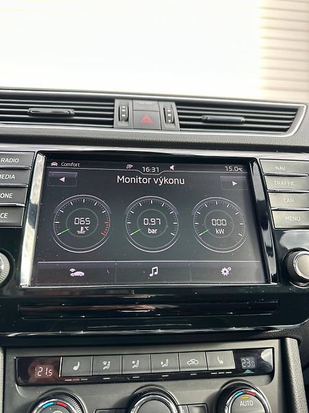 Škoda Superb (2017) III SPORTLINE 140KW DSG - fotka 36 z 48