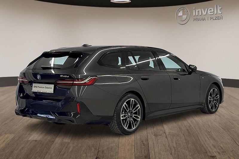 BMW Řada 5 540d xDrive Touring - fotka 3 z 22