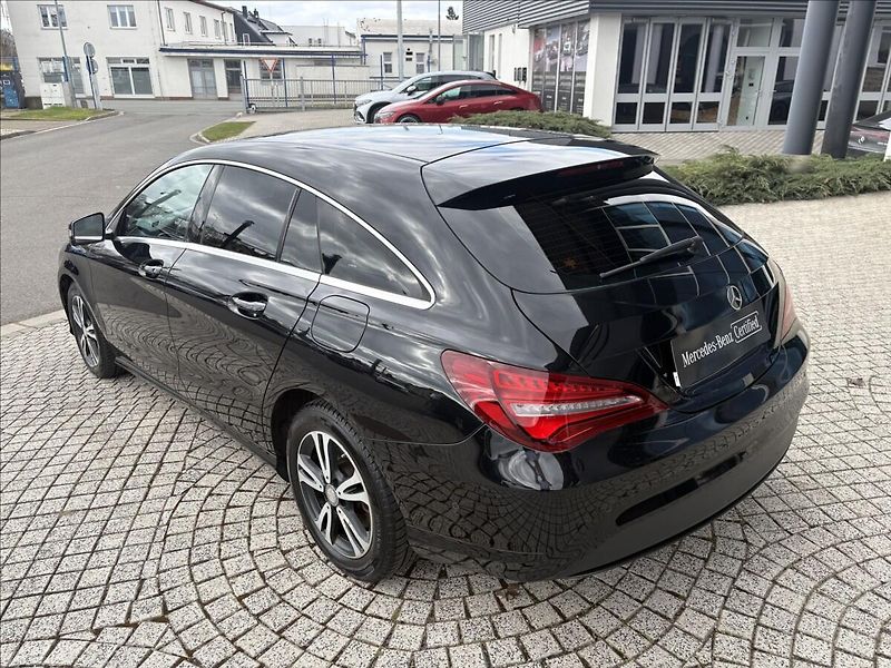 Mercedes-Benz CLA 1,6 180 SB ČR 1.maj - fotka 4 z 16