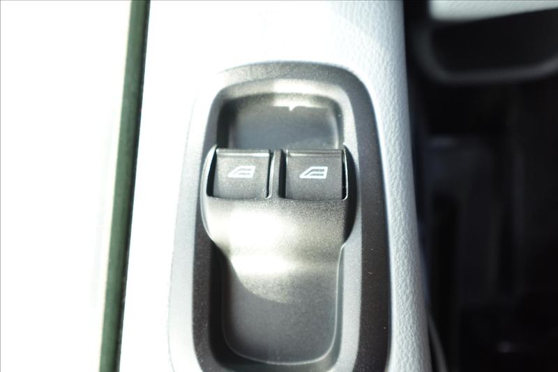 Ford Transit 2,2 TDCi  L2H2 9MÍST BUS KLIMA - fotka 17 z 30