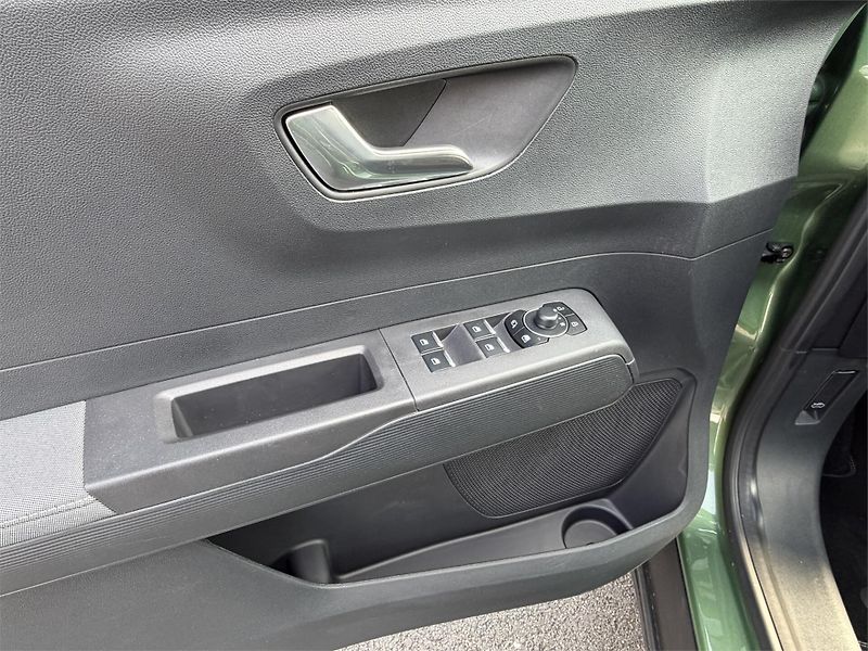 Ford Tourneo Courier (2026) Titanium, Tourneo, 43 kWh Elek - fotka 15 z 20
