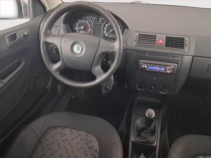 Škoda Fabia (2006) 1.2 12V, nová STK, jezdí dobře - fotka 7 z 16