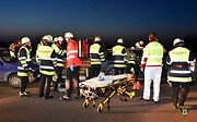 Majitel Tesly zachránil řidiče Passatu na dálnici.