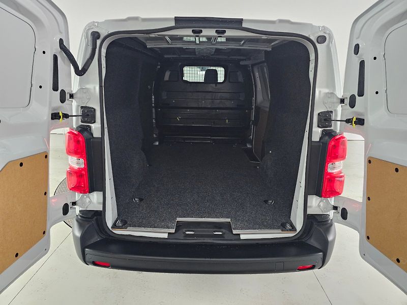 Toyota ProAce City Verso (2024) 2.0D 140k ACTIVE LONG - fotka 20 z 20