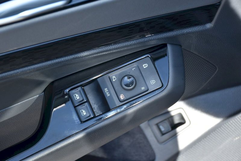 Volkswagen ID.7 (2024) PRO 210kW - fotka 33 z 34