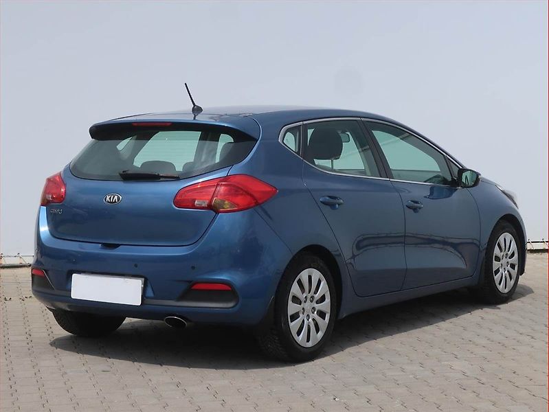Kia Ceed (2013) Silver 1.6 GDI, Serv.kniha - fotka 5 z 14