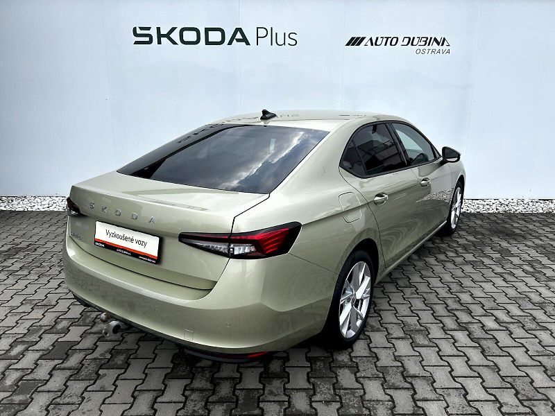 Škoda Superb (2024) 2.0 TDI 110kW DSG Selection - fotka 2 z 35
