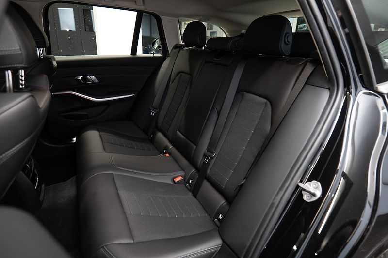 BMW Řada 3 d Touring Manuál - fotka 10 z 21