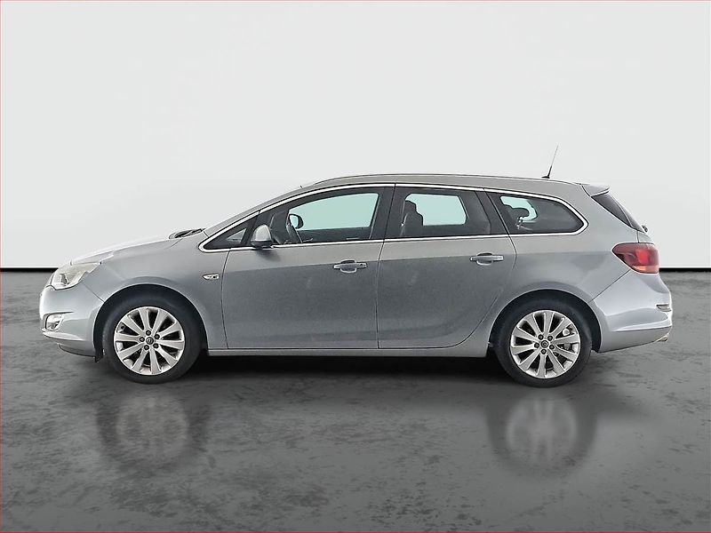 Opel Astra (2011) Cosmo 1.4 T, ČR,1.maj - fotka 3 z 14