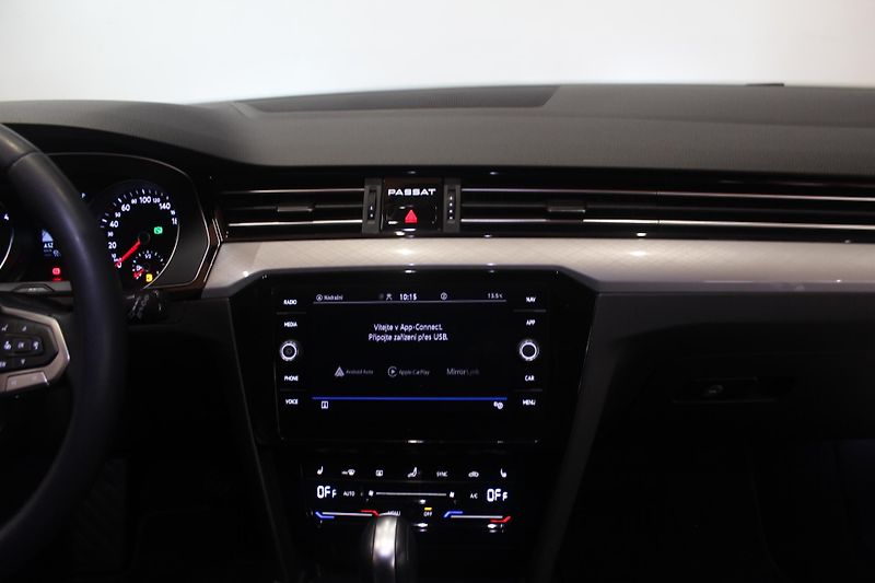 Volkswagen Passat (2021) 2.0TDI DSG Model 2022 - fotka 28 z 35