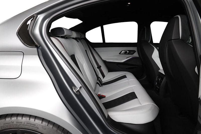BMW M3 Competition xDrive Sedan - fotka 8 z 31