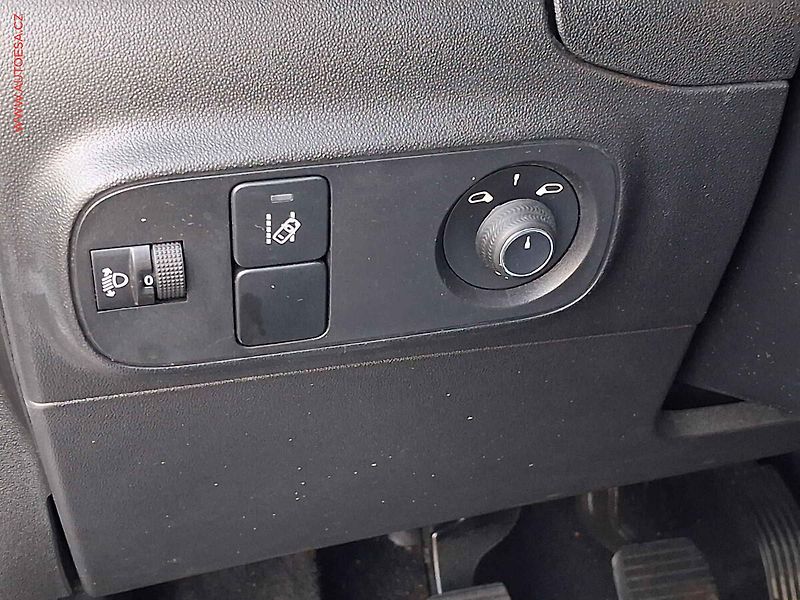 Citroën C3 (2019) 1.2 PT, Park. čidla - fotka 13 z 17
