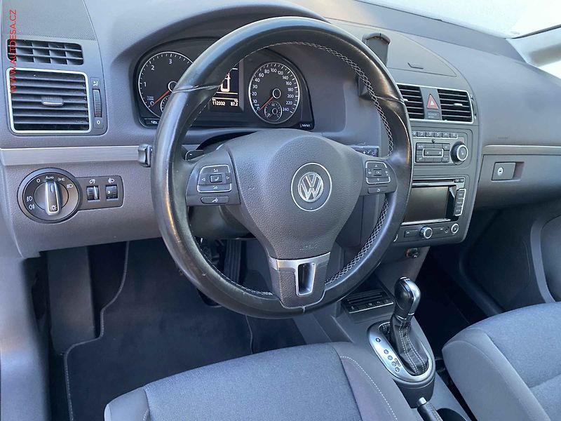 Volkswagen Touran (2012) 1.6TDi, Style, DSG - fotka 12 z 19