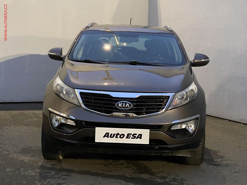 Kia Sportage (2012) 1.7 CRDi, Active, kamera - fotka 2 z 16