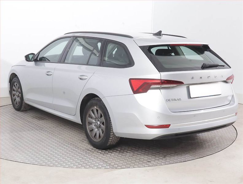 Škoda Octavia (2022) Ambition 2.0 TDI, ČR,1.maj - fotka 4 z 14