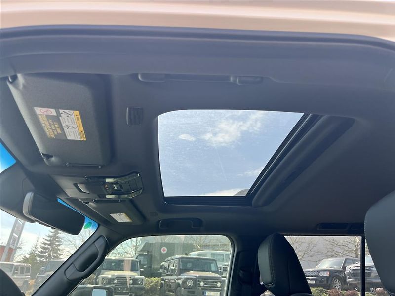 Toyota Land Cruiser 2,4 i-FORCE MAX HEV - fotka 24 z 48