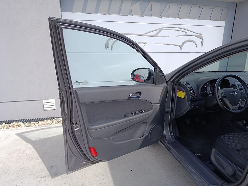 Hyundai i30 1.4 CVVT 80kW ČR  - fotka 25 z 31