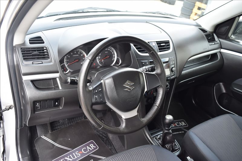 Suzuki Swift 1,2 i 69KW 4X4 ALU KLIMA - fotka 16 z 46