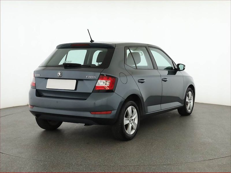 Škoda Fabia (2018) Ambition 1.0 TSI, Serv.kniha - fotka 5 z 16