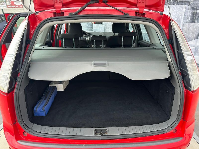 Ford Focus (2010) 1.6TDCi, 66KW, VYHŘ. SEDADLA - fotka 10 z 22