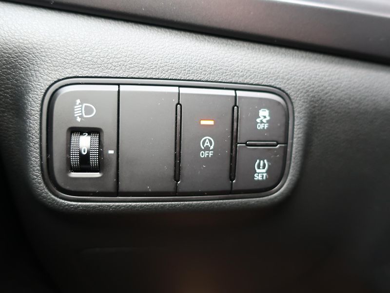 Hyundai i20 i 62kW REZERVACE - fotka 20 z 25