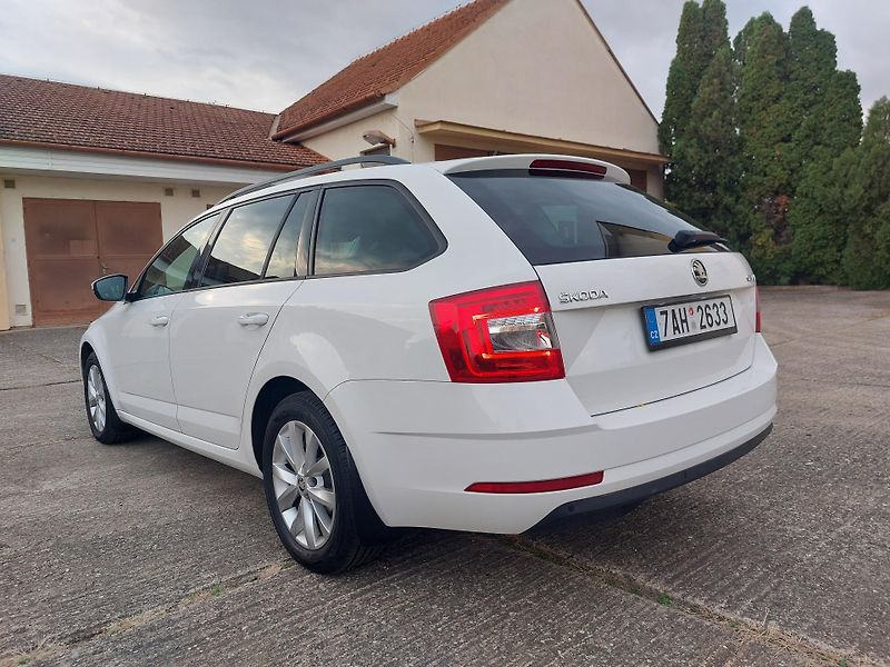 Škoda Octavia 1,6 TDi 85kw Ambition PLUS ČR - fotka 6 z 18
