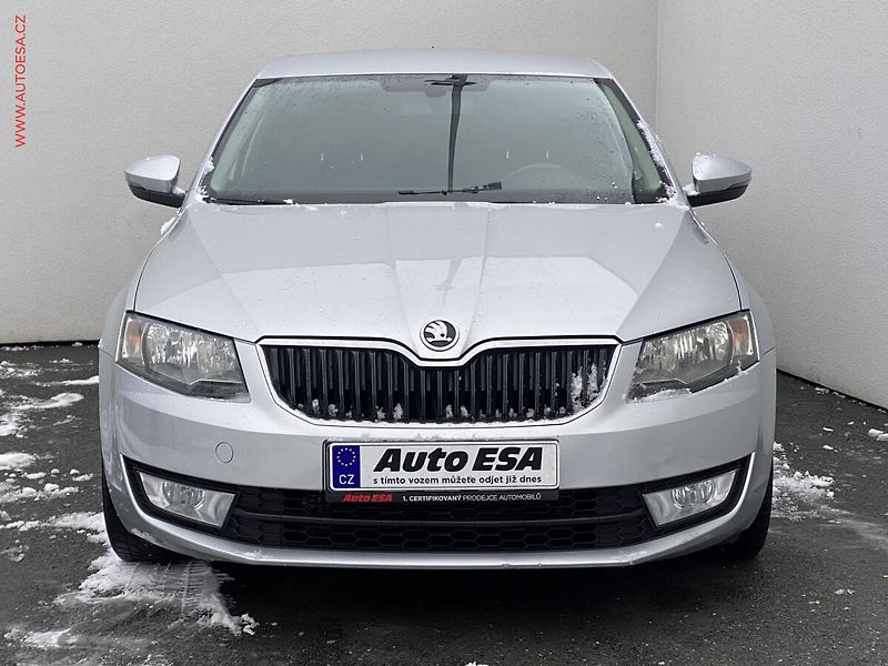 Škoda Octavia (2014) 1.6 TDi, ČR, AC, výhřev sed - fotka 2 z 17