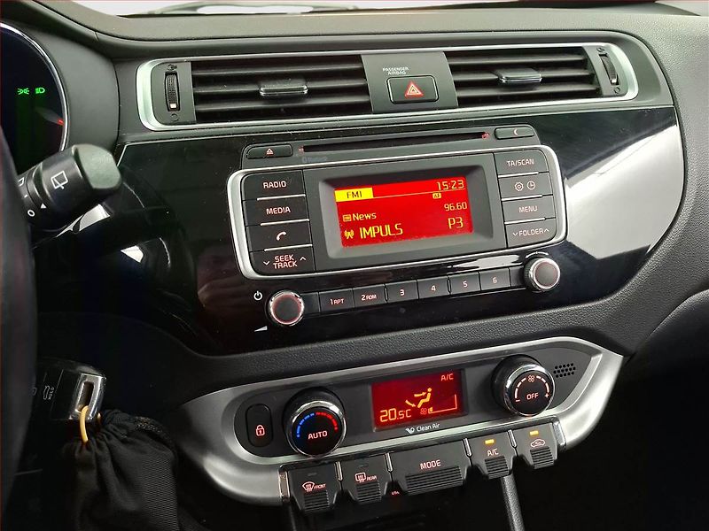 Kia Rio (2016) 1.25 CVVT, Tempomat - fotka 12 z 17