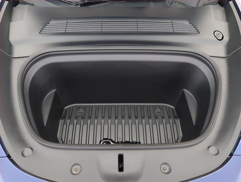 Tesla Model Y (2022) Long Range AWD 79kWh, SoH 91% - fotka 15 z 33