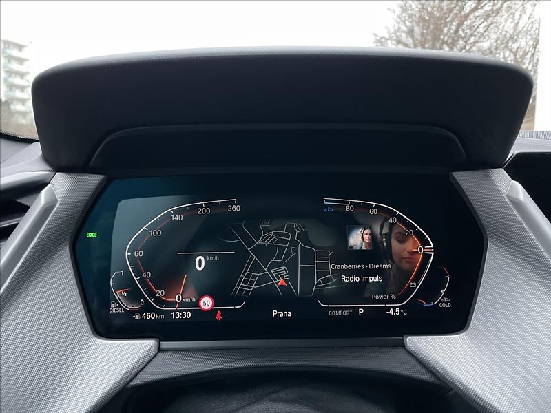 BMW Řada 1 2,0 120d xDrive AT8 Advantage - fotka 9 z 22