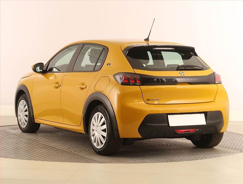 Peugeot 208 (2021) Active 50 kWh, SoH 93% - fotka 4 z 22