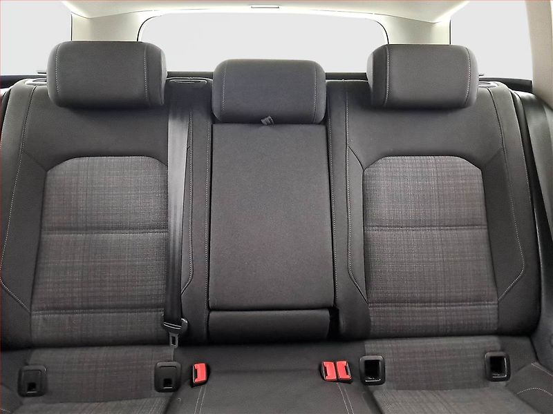 Volkswagen Passat (2020) Elegance 2.0 TDI, Automat - fotka 10 z 17