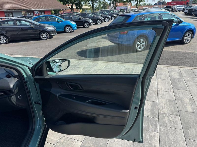 Hyundai Bayon (2022) 1.2i 62kW Comfort Club - fotka 25 z 29