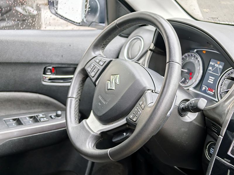 Suzuki Vitara 1,4T Aut. Elegance 4x4 - fotka 19 z 30