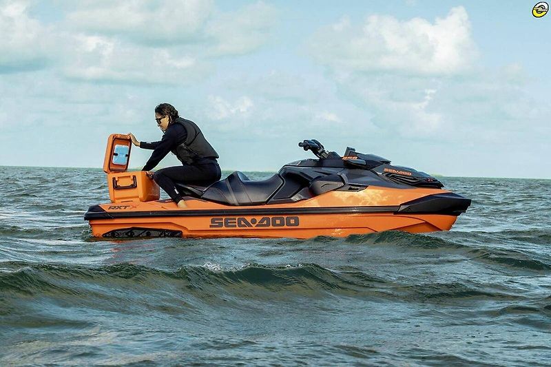 Sea Doo (2027) RXT X 3-up 350hp Audio oranžov - fotka 7 z 9