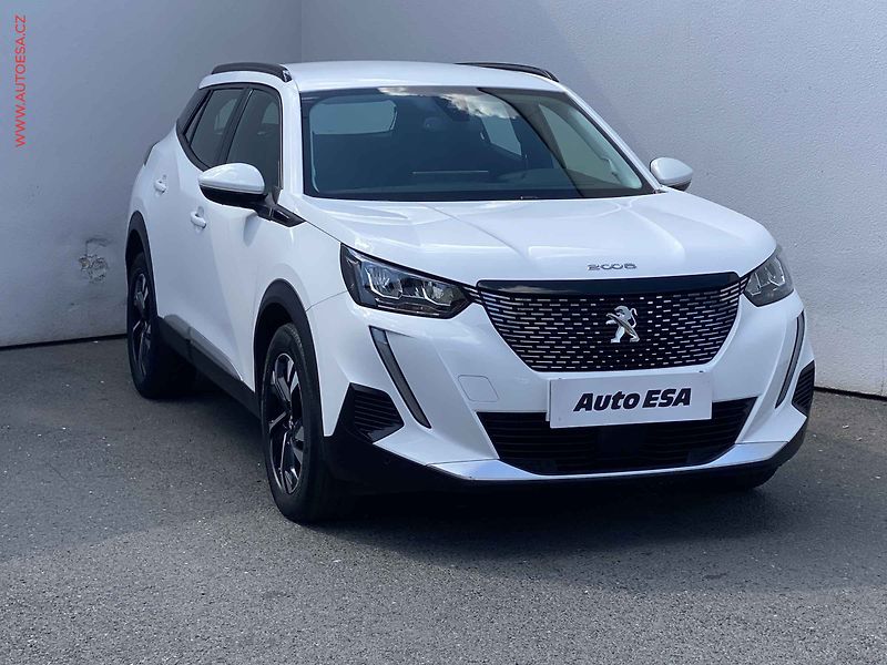 Peugeot 2008 (2020) 1.2 PT, Allure, navi, kamera - fotografie inzerátu