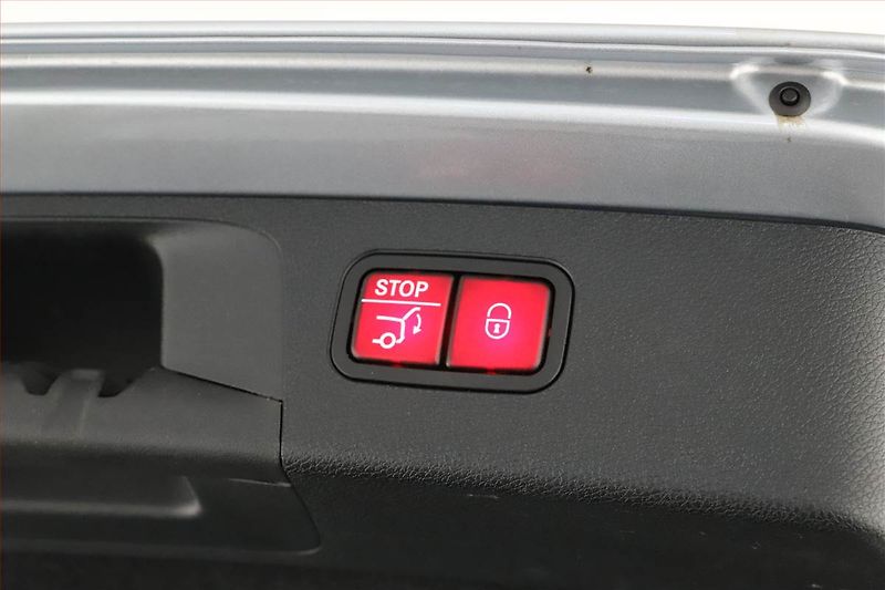 Mercedes-Benz Třídy E (2021) E 450 4MATIC - fotka 17 z 21
