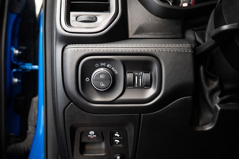 RAM 1500 TRX/Stan/Naviják/Harman Kardon - fotka 20 z 31