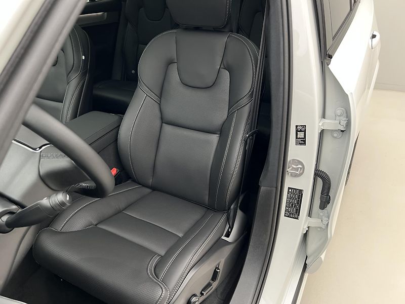 Volvo XC90 (2026) T8 AWD BLACK EDITION ULTRA - fotka 27 z 47