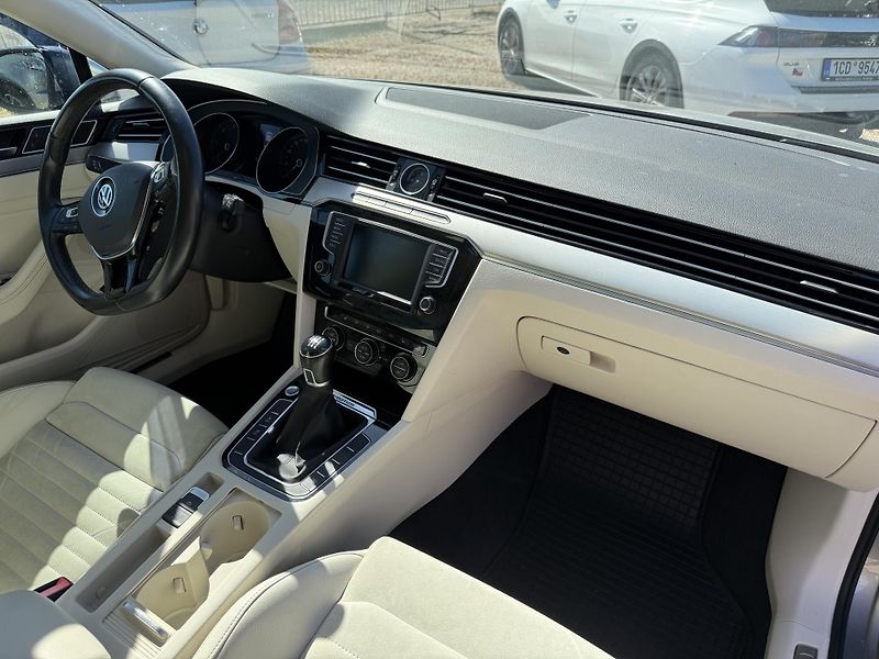 Volkswagen Passat (2017) 2.0 tdi 110kw Top!!! - fotka 33 z 40